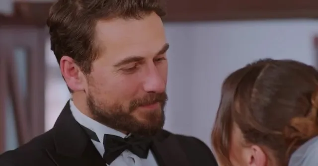 Zdjęcie Barış Kılıç jako Kaya w Zakazanym owocu – fascynująca biografia aktora