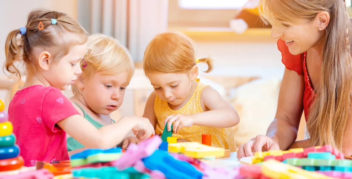 Zdjęcie Zabawy integracyjne dla dzieci i rodziców w przedszkolu, które rozwijają empatię