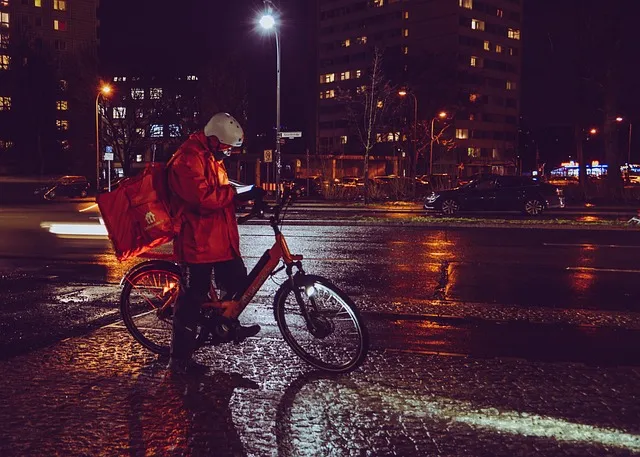 Zdjęcie Ile zarabia dostawca pizzy? Zaskakujące różnice w wynagrodzeniu