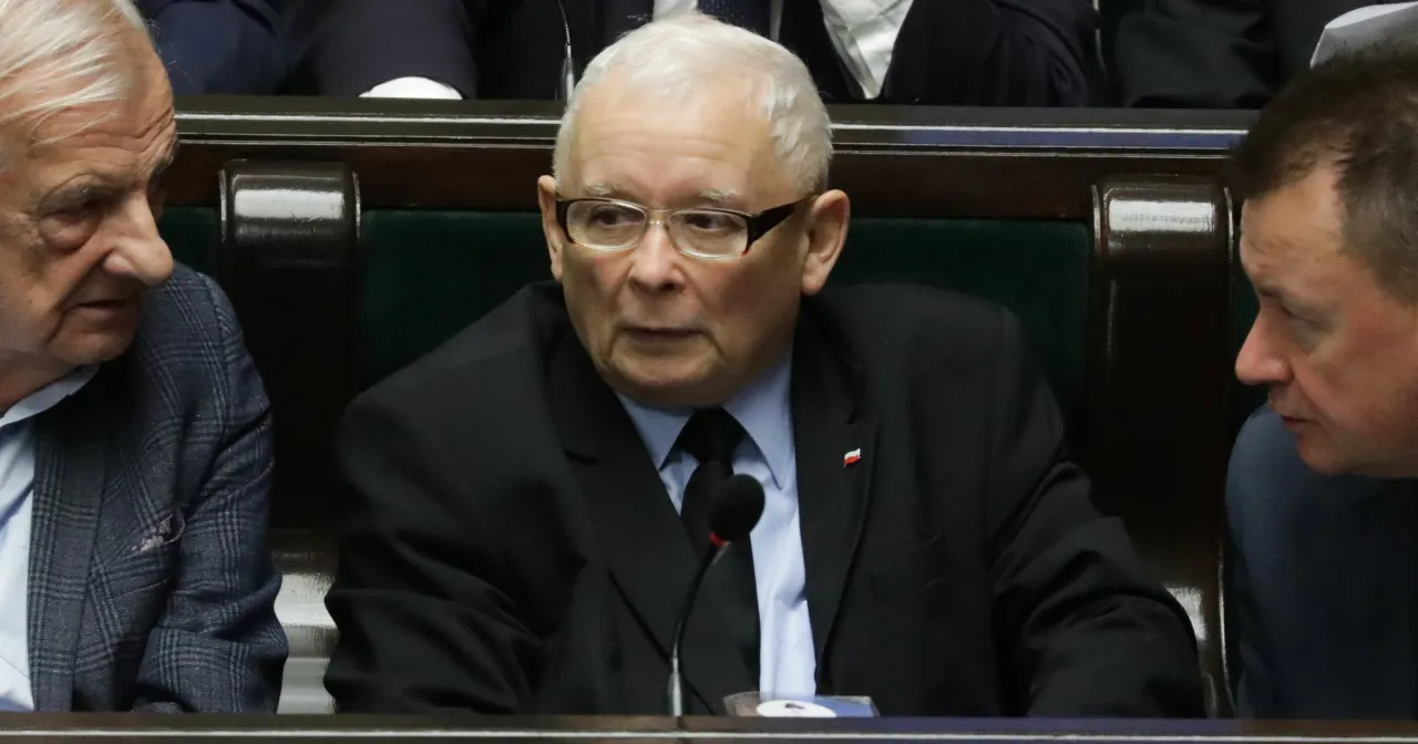 Zdjęcie Czego słucha Kaczyński? Odkryj jego muzyczne pasje i ulubione zespoły
