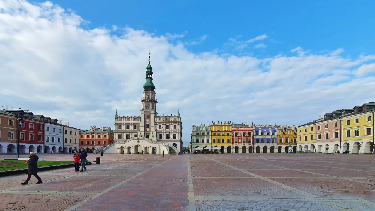 Zdjęcie Jak dojechać z Poznania do Zamościa?: Najlepsze trasy i porady podróżnicze