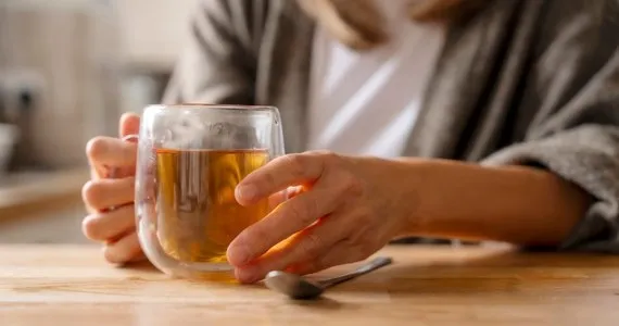 Zdjęcie Jaka herbata nie zostawia osadu? Odkryj najlepsze opcje dla zdrowia zębów