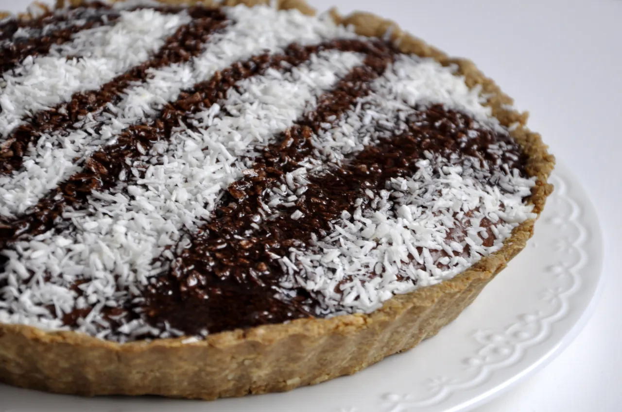 Zdjęcie Fit tarta z mleczkiem kokosowym: Przepis na zdrowy deser bez cukru