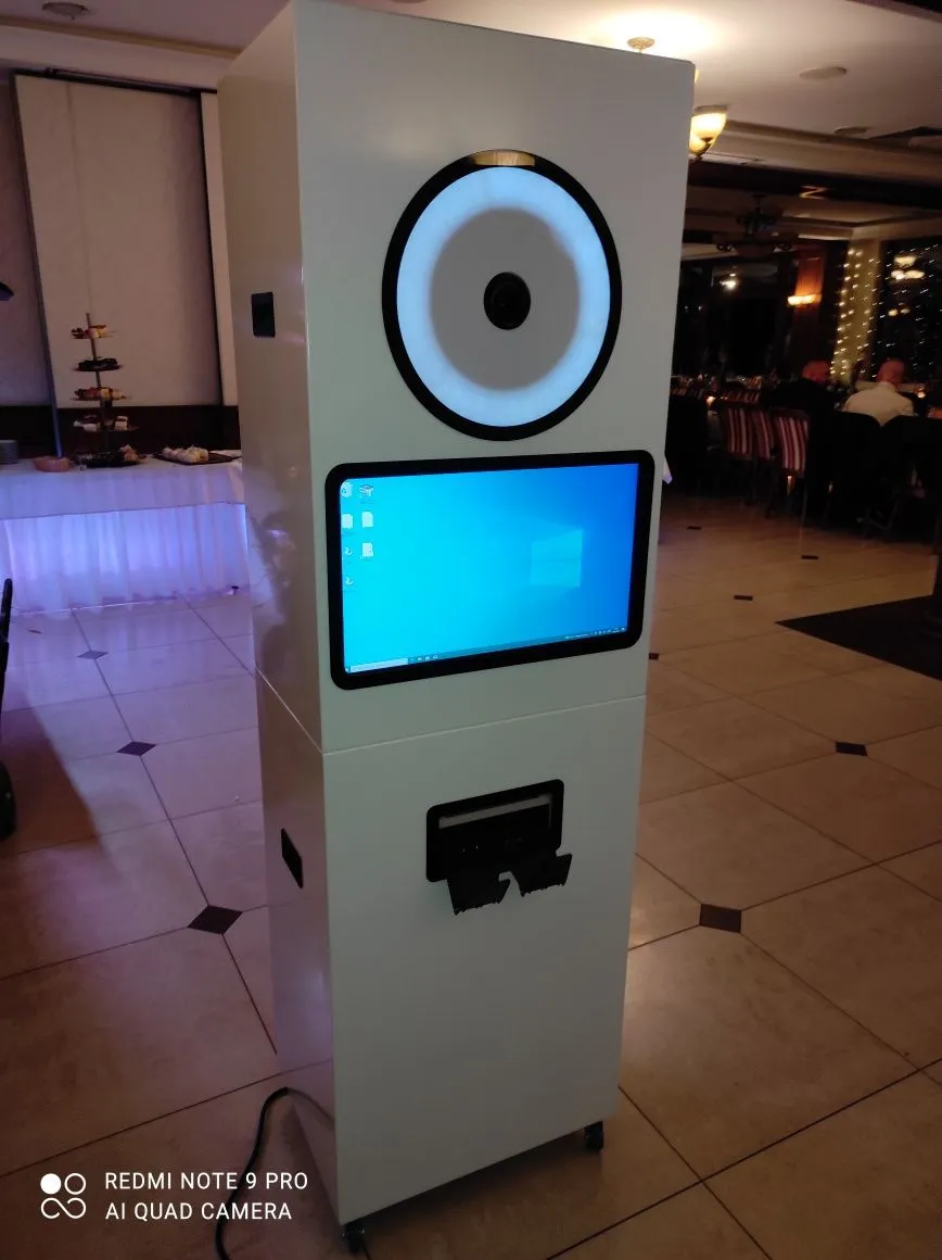 Zdjęcie Ile kosztuje wynajem fotobudki 360? Zaskakujące ceny i czynniki wpływające