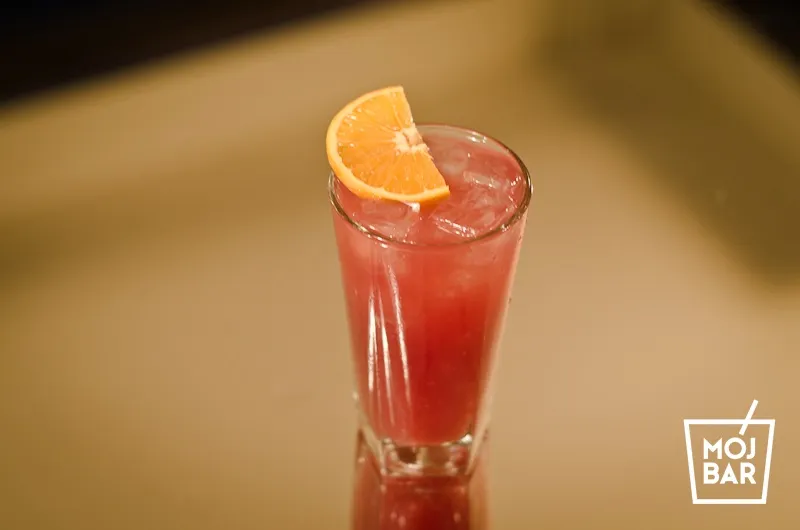 Zdjęcie Madras drink - orzeźwiający przepis na klasyczny koktajl owocowy
