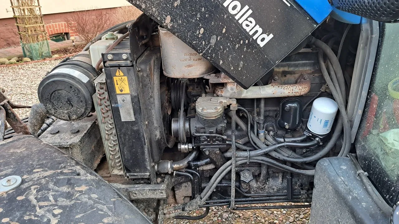 Zdjęcie Ile oleju do silnika New Holland? Sprawdź, aby uniknąć kosztów