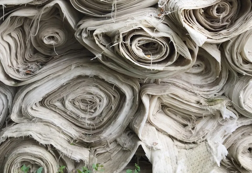 Zdjęcie Czy wiskoza się rozciąga? Odkryj, jak dbać o tkaninę, by nie straciła formy