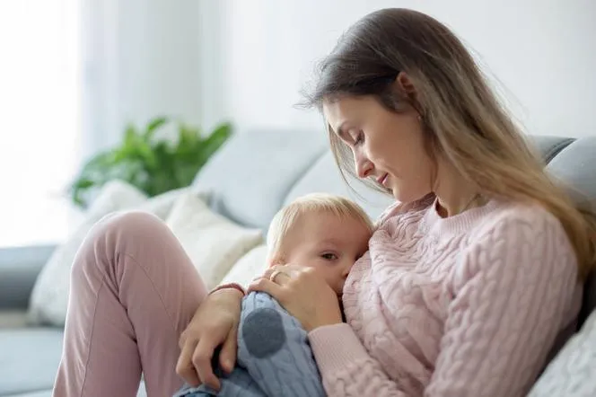 Zdjęcie Przeziębiona i karmisz piersią? Ważne informacje dla mam