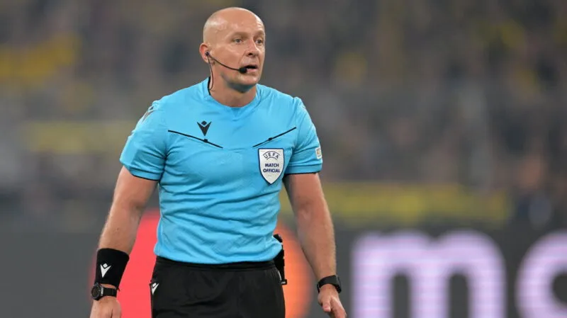Zdjęcie Ile zarabia sędzia na mundialu? Zaskakujące kwoty i dodatkowe korzyści!
