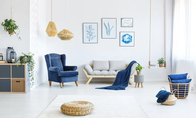 Zdjęcie Jakie dodatki do białego salonu, które zachwycą i ożywią wnętrze?