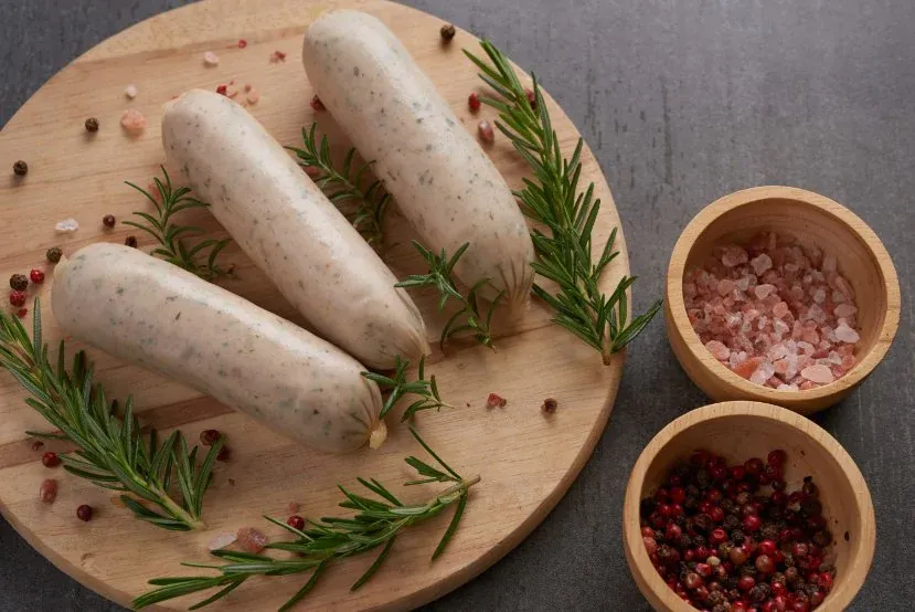 Zdjęcie Jakie przyprawy do kiełbasy szynkowej, aby uzyskać wyjątkowy smak?