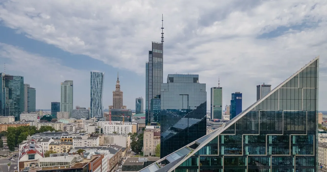Zdjęcie Ile metrów ma najwyższy budynek w Polsce? Zaskakujące fakty o Varso Tower