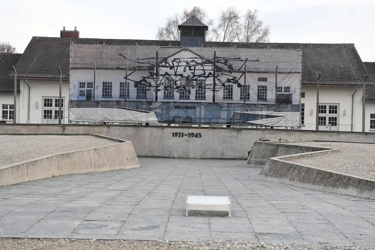 Zdjęcie Pierwszy na świecie obóz koncentracyjny: historia i dziedzictwo Dachau