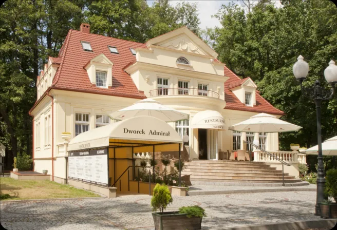 Zdjęcie Dworek Admirał w Sopocie - wyjątkowe noclegi i wesela blisko plaży