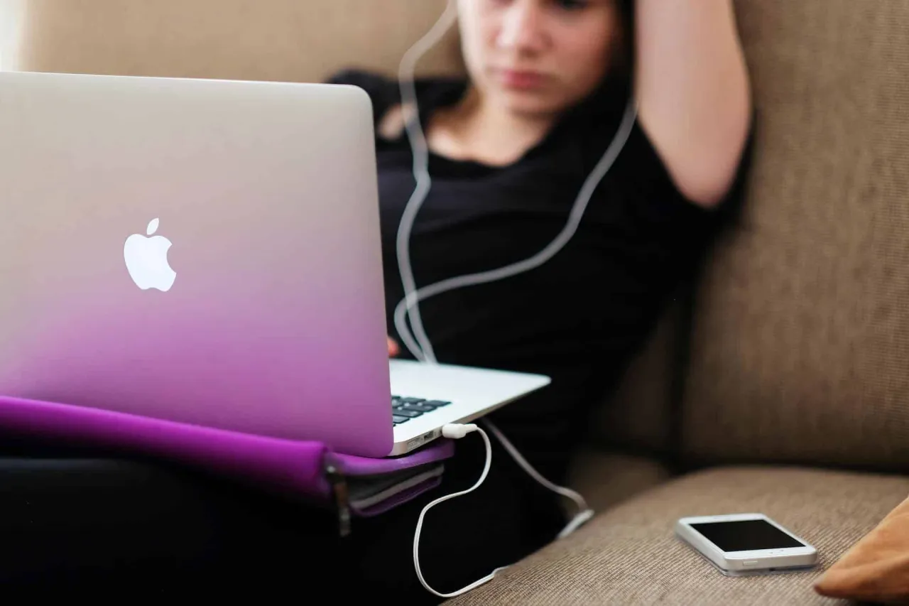 Zdjęcie W sieci podejrzeń: Jak uchronić się przed zagrożeniami online