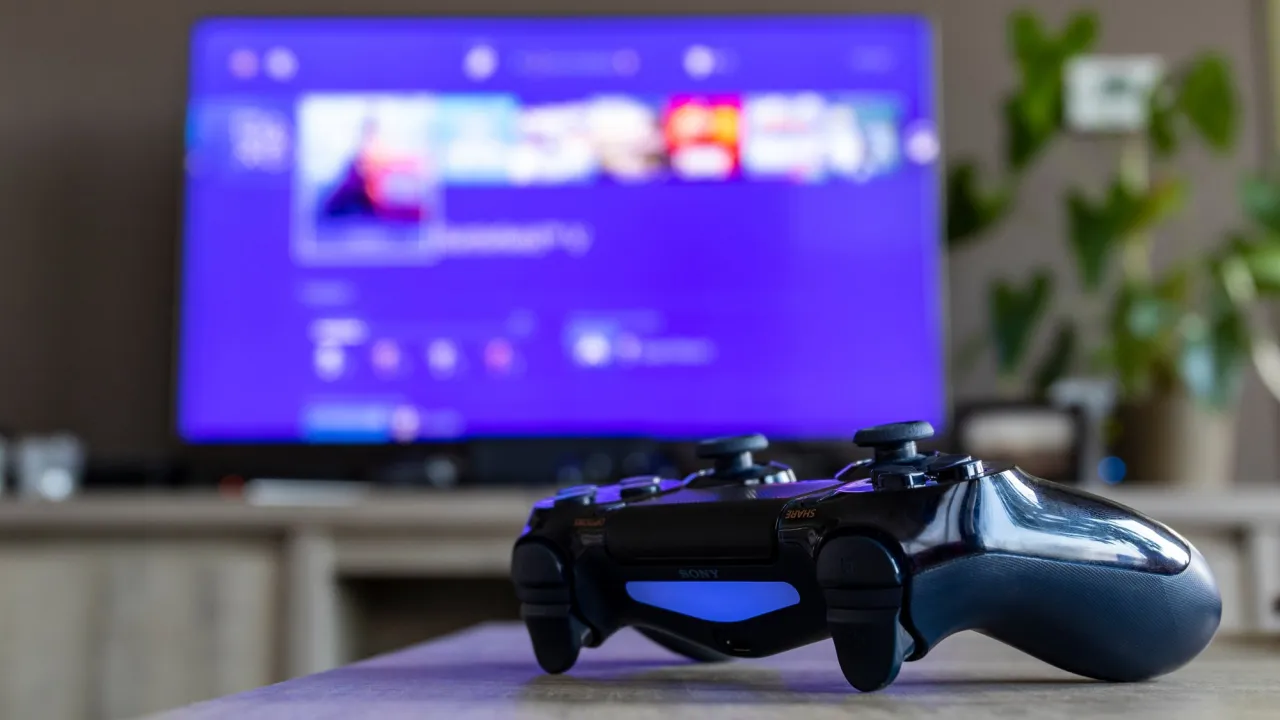 Zdjęcie Monitor czy TV do PS4: Co wybrać, aby nie żałować wyboru?