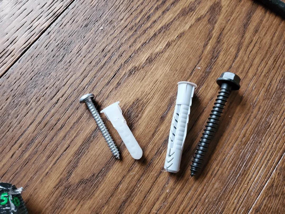 Zdjęcie Jak wyjąć kołek rozprężny bez uszkodzeń - sprawdzone metody i porady