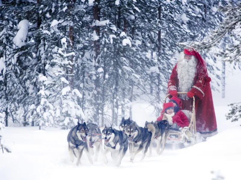 Zdjęcie Wycieczka do Świętego Mikołaja - magiczna podróż do Rovaniemi dla rodzin