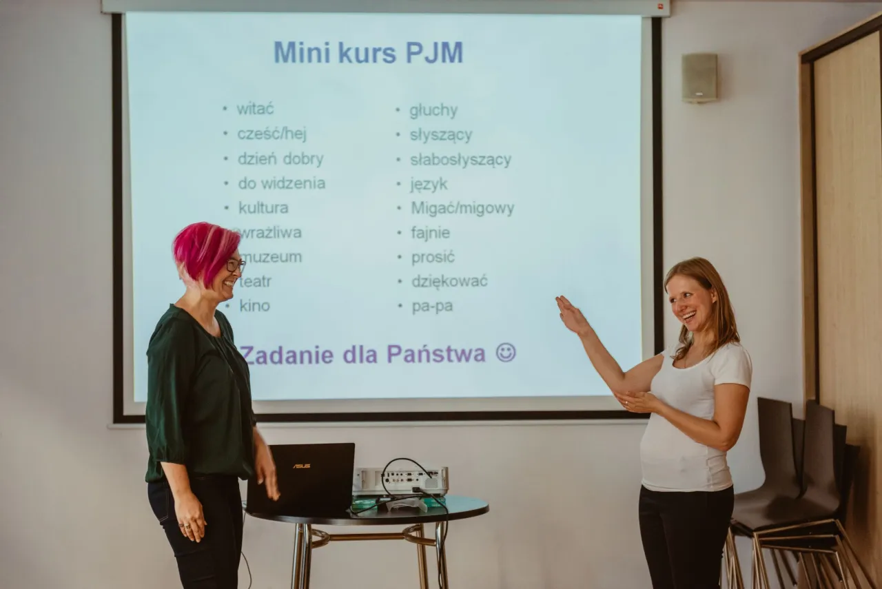 Zdjęcie Mity o głuchych: obalamy najpopularniejsze przekonania i stereotypy