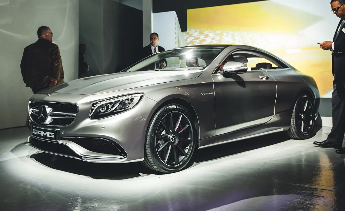 Zdjęcie Mercedes S63 AMG Coupe – luksusowy samochód z niesamowitymi osiągami i stylem