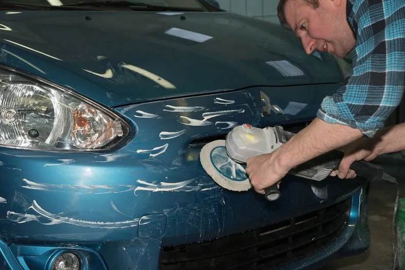 Zdjęcie Jak łatwo i bezpiecznie zdjąć zderzak w Peugeocie 307 – krok po kroku