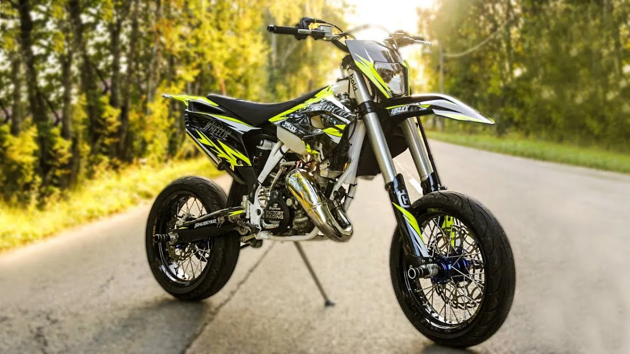 Zdjęcie Husqvarna TE 125 Supermoto: wady, zalety i porównanie z konkurencją