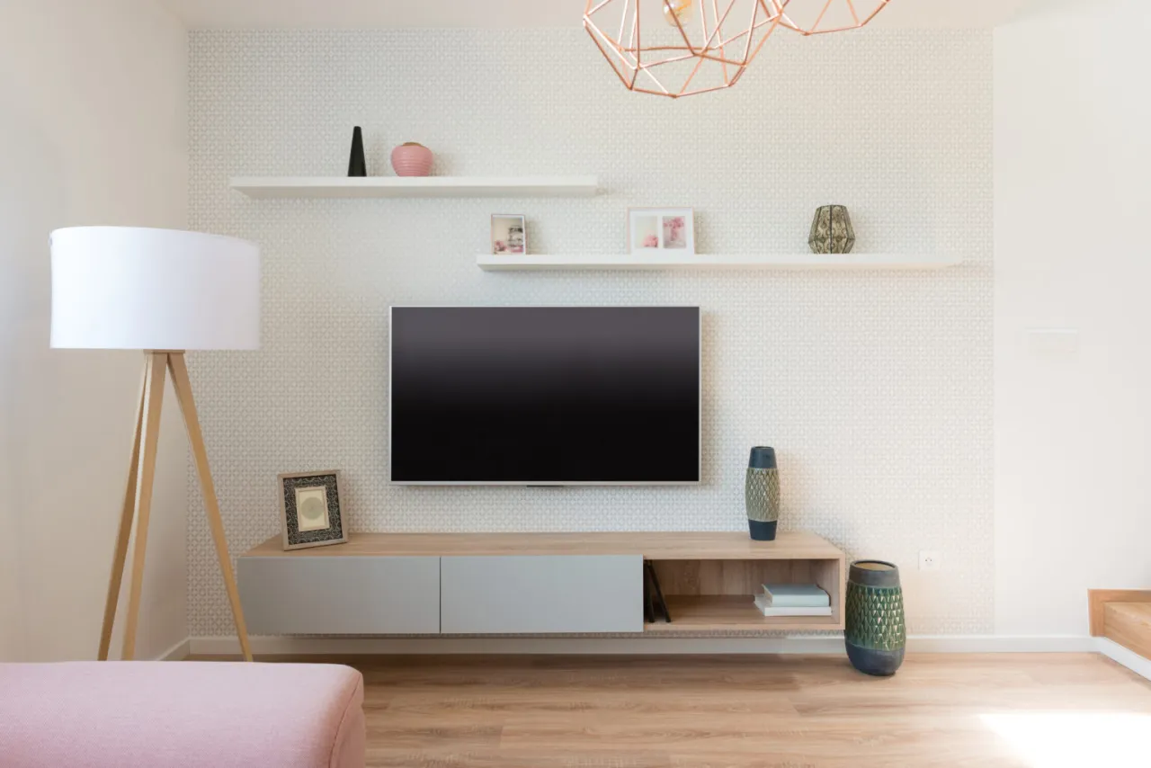 Zdjęcie Jak wyeksponować telewizor na ścianie: 7 porad na stylowy montaż