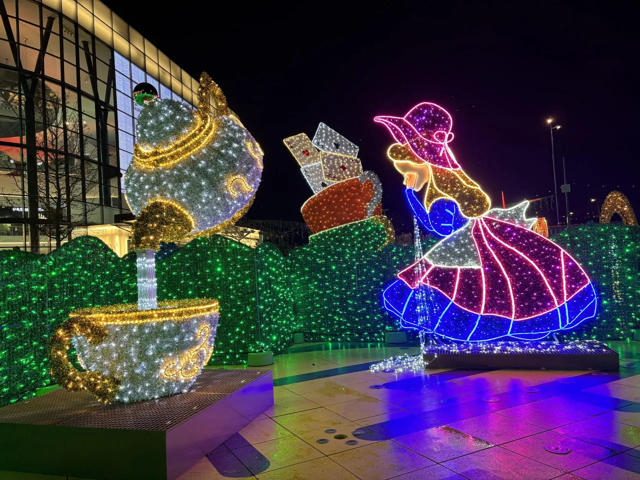 Zdjęcie Magiczny świat świateł: iluminacja Poznań zachwyca i inspiruje