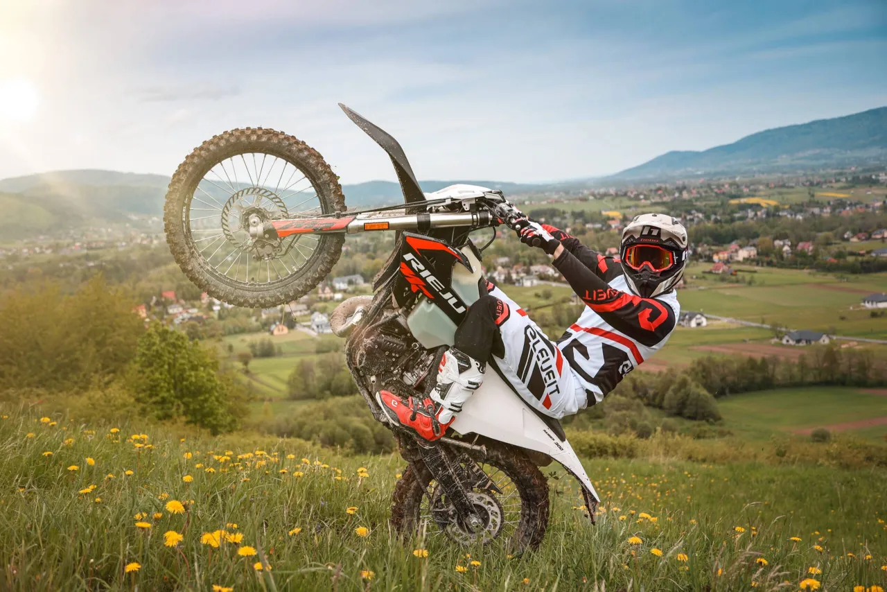 Zdjęcie Jaki enduro na początek - wybierz idealny motocykl dla siebie