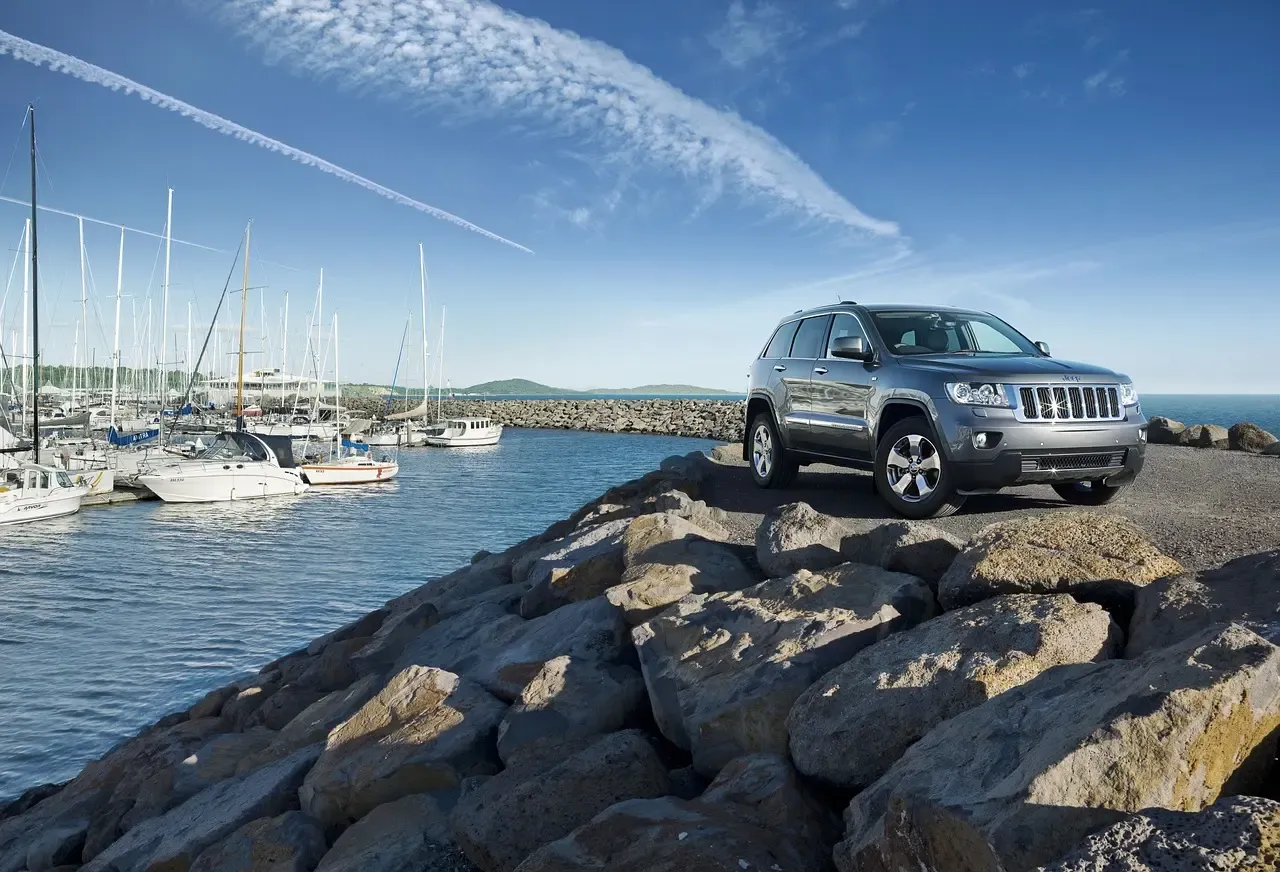 Zdjęcie Jeep Cherokee jaki silnik wybrać? Odkryj najlepsze opcje i porady