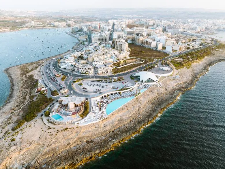 Zdjęcie Najlepsze atrakcje w Qawrze Malta, które musisz zobaczyć na wakacjach