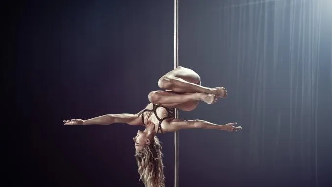 Zdjęcie Czy pole dance jest trudny? Odkryj wyzwania dla początkujących