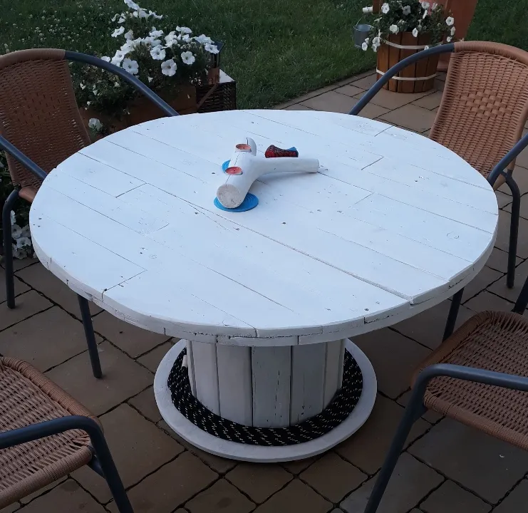 Zdjęcie Jak zrobić stół do altanki – proste kroki i pomysły DIY, które zaskoczą