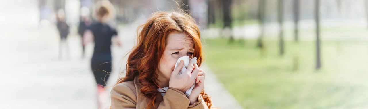 Zdjęcie Alergia na pyłki objawy skórne: jak je rozpoznać i leczyć