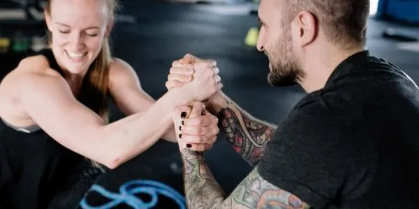Zdjęcie Gdzie znaleźć najlepsze kluby CrossFit w Warszawie z kontaktami i godzinami