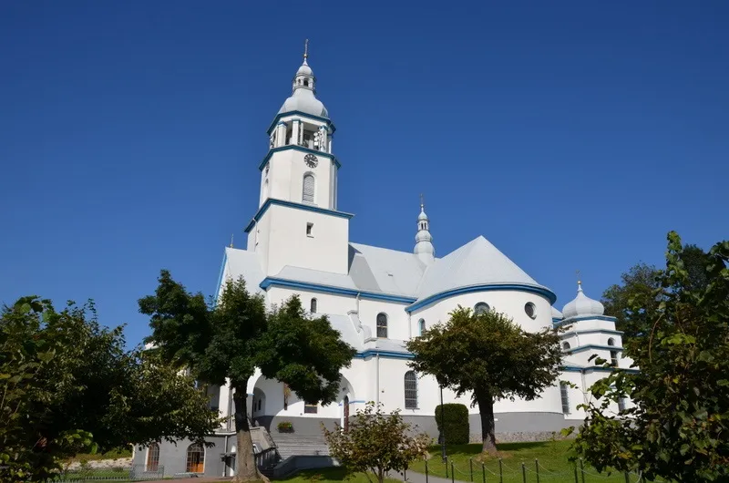 Zdjęcie Sanktuarium Tarnowiec: historia, znaczenie i praktyczne informacje