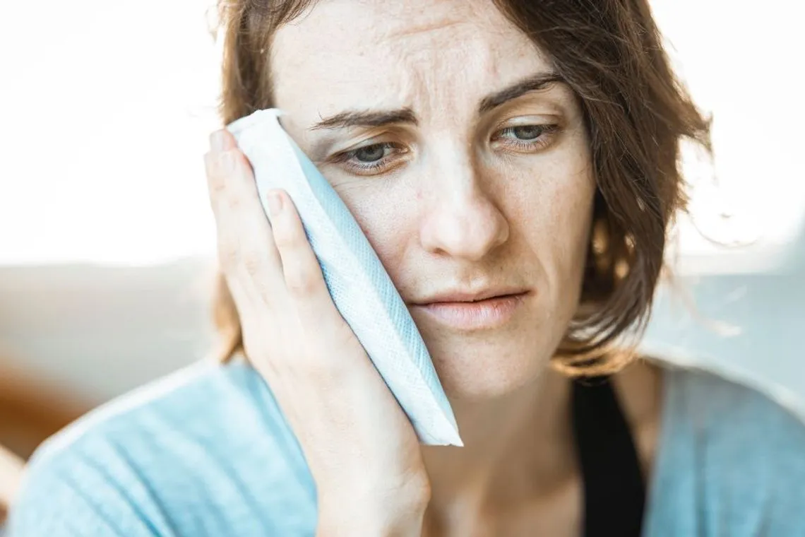 Zdjęcie Amol na b&oacute;l zęba: Czy działa? Jak bezpiecznie stosować?