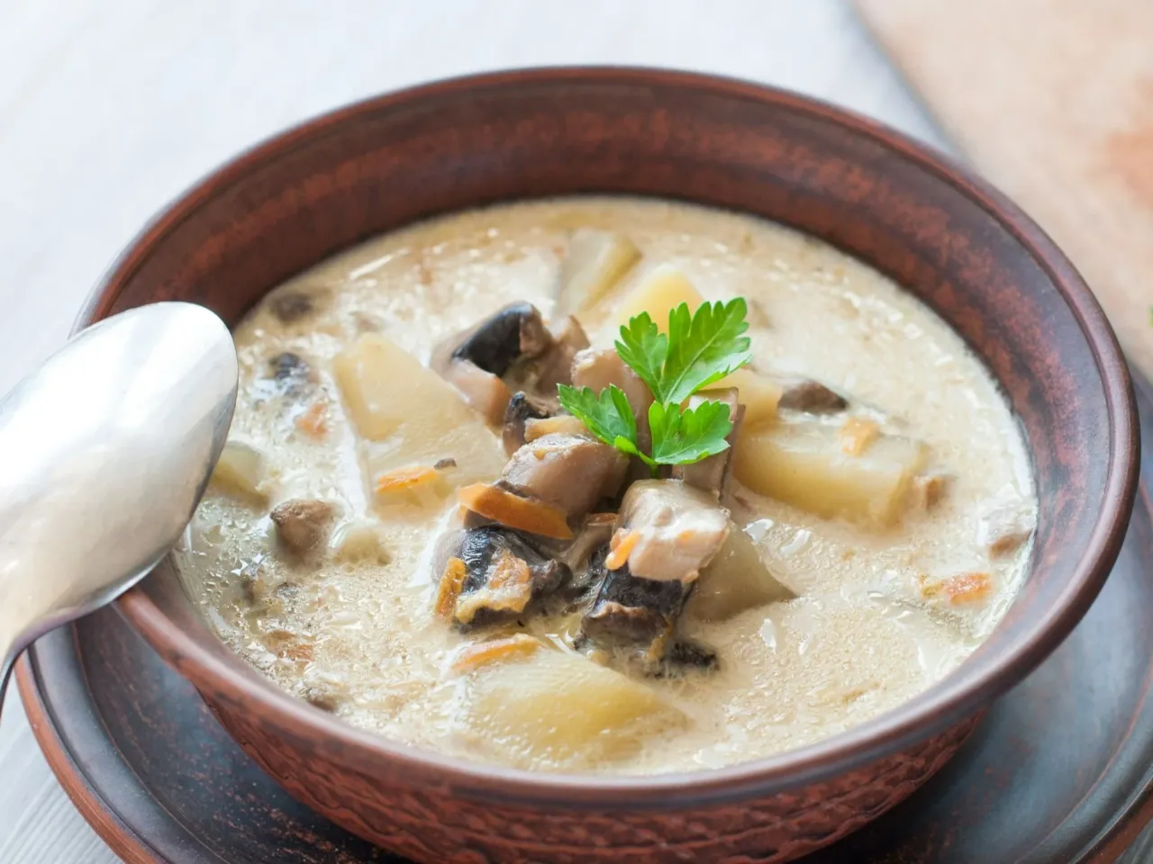 Zdjęcie Jakie przyprawy do zupy pieczarkowej? Sekrety smaku