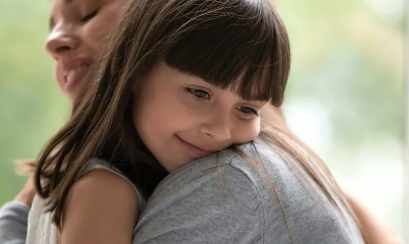 Zdjęcie Czy samotna matka może adoptować dziecko? Sprawdź wymagania i procedury.