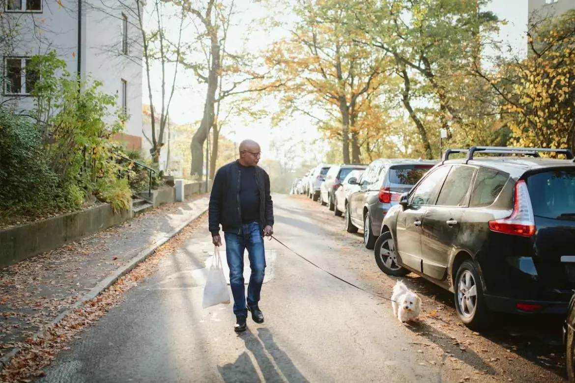Zdjęcie Kiedy można parkować na chodniku? Poznaj kluczowe zasady i kary