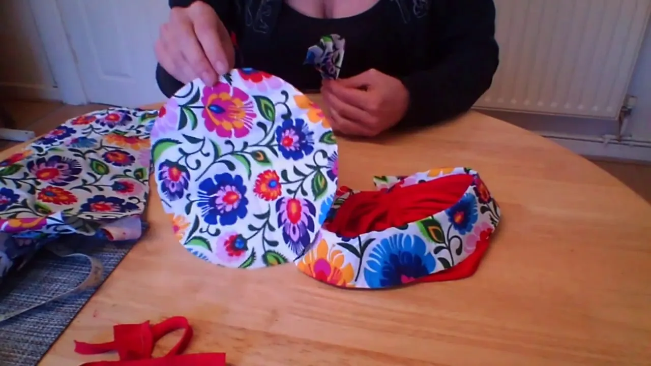 Zdjęcie Jak uszyć czapkę turban: proste kroki, by stworzyć modny dodatek.