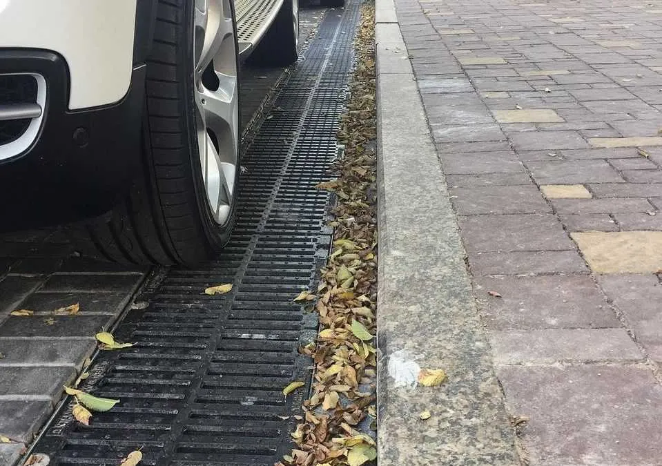 Zdjęcie Jakie odwodnienie liniowe na podjazd? Wybierz najlepsze rozwiązania