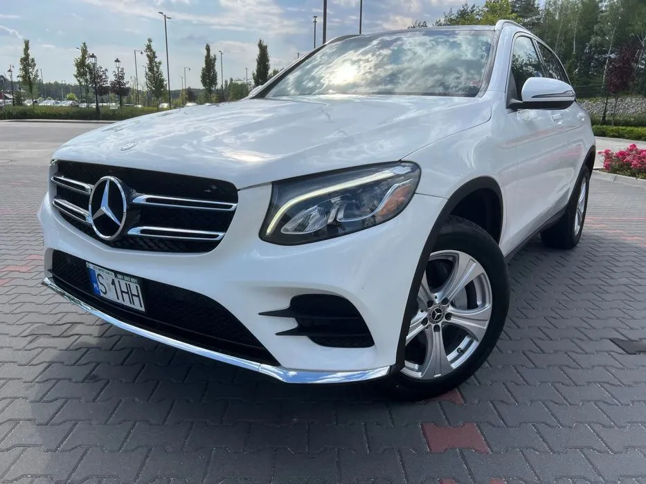 Zdjęcie Mercedes-Benz GLC 300 4MATIC - pełne specyfikacje i ceny modelu