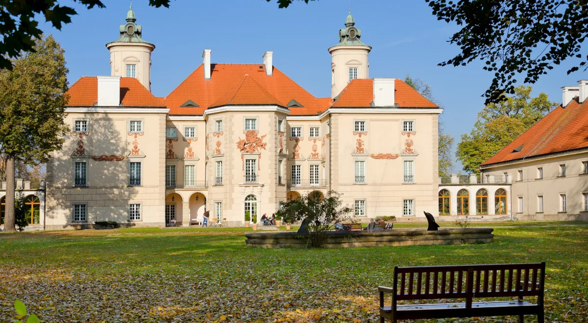 Zdjęcie Pałac w Otwocku Wielkim – historia, atrakcje i tajemnice miejsca