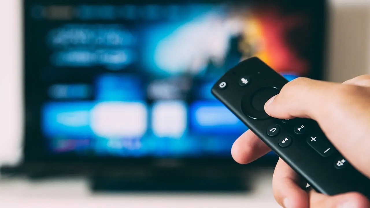 Zdjęcie Ile prądu zużywa stary telewizor? Zaskakujące różnice z nowoczesnymi modelami