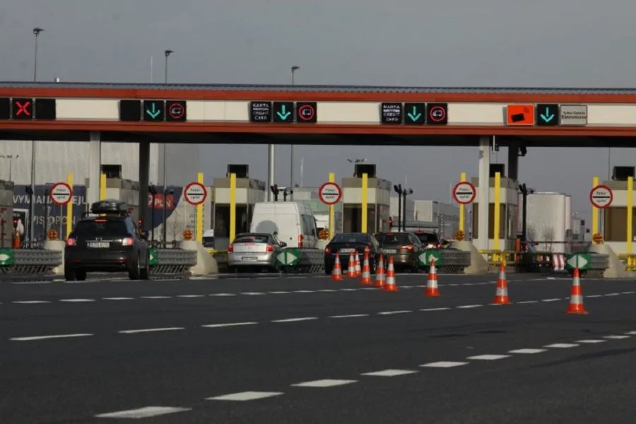 Zdjęcie Co z bramkami na autostradzie? Poznaj systemy płatności i opłaty