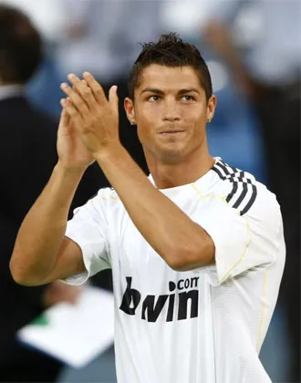 Zdjęcie Cristiano Ronaldo wzrost: jak wysoki jest CR7 i czy wpływa na jego sukcesy?