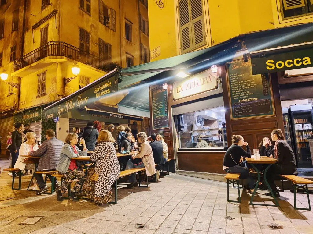 Zdjęcie Gdzie zjeść w Nicei? Odkryj pyszne miejsca na każdą kieszeń
