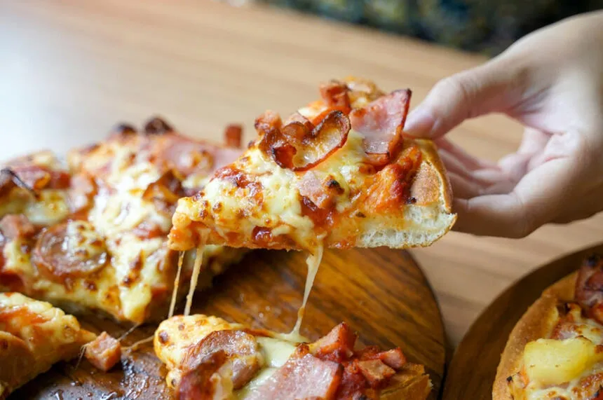 Zdjęcie Jak zrobić pizzę jak z pizzerii - idealne ciasto i sos w domu