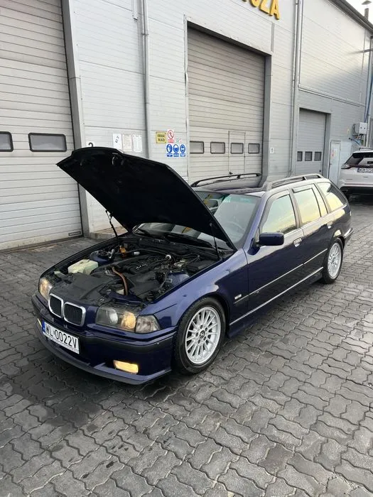 Zdjęcie Dyferencjał E36: Kluczowe informacje o 325i M50B25 i jego specyfikacji